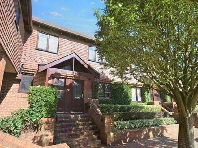 House for sale in Fole, Surrey