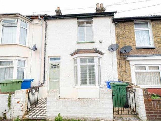 House for sale in Oad Street, Kent