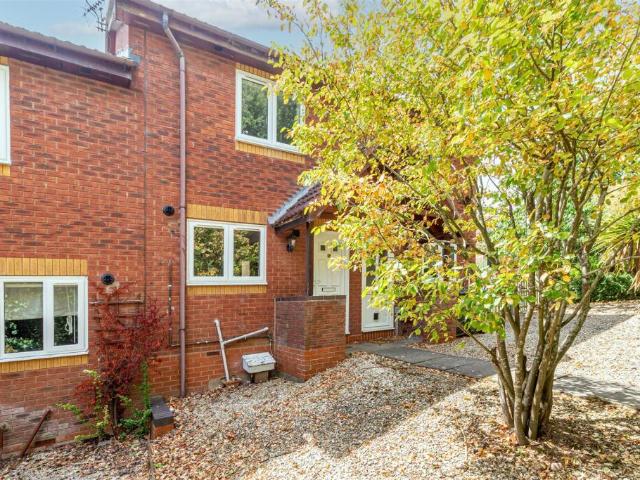 Terraced House for sale in Worcester