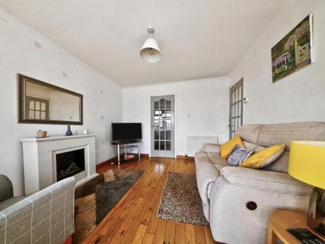 Cottage for sale in Clarkston, Scotland