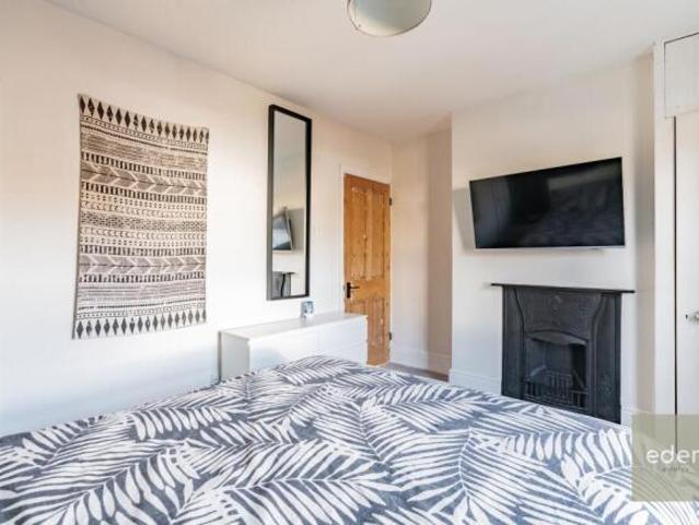 Cottage for sale in Midway, Kent