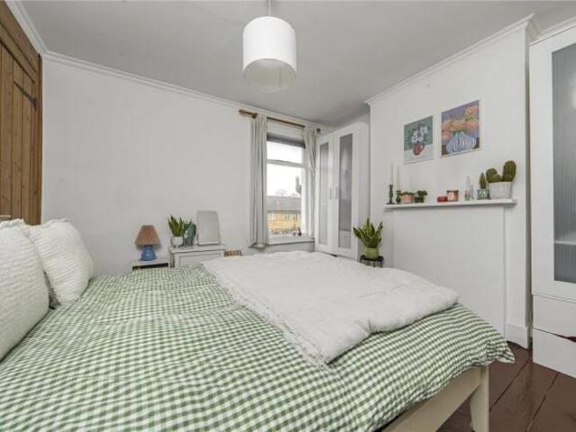 Cottage for sale in Cat Hill