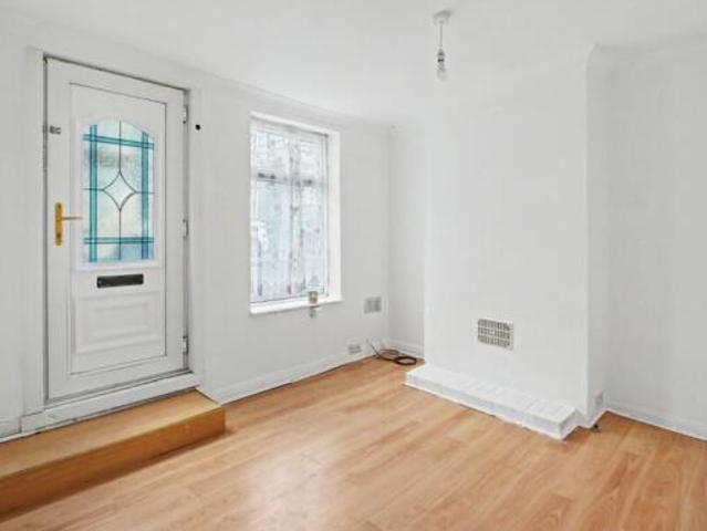 Cottage for sale in Brompton, Gillingham