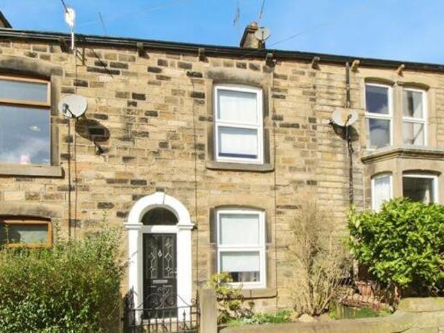 House for sale in Old Glossop, Charlesworth