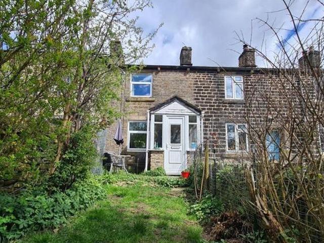 House for sale in Old Glossop, Charlesworth
