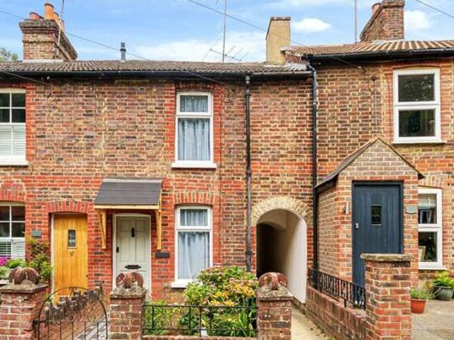 House for sale in Holloway Hill, Waverley