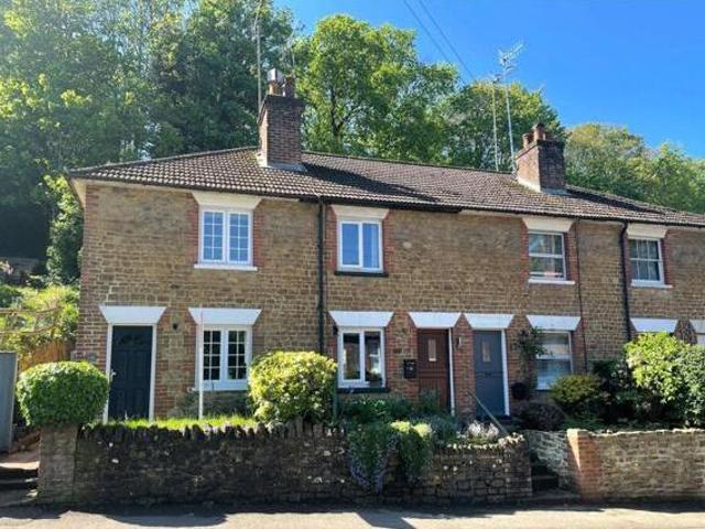 House for sale in Holloway Hill, Waverley