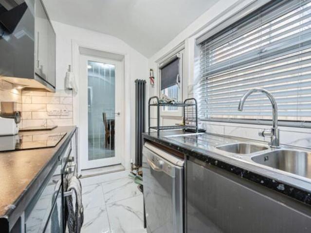 Cottage for sale in Queens Park, Bedford
