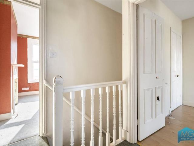 Cottage for sale in Cat Hill