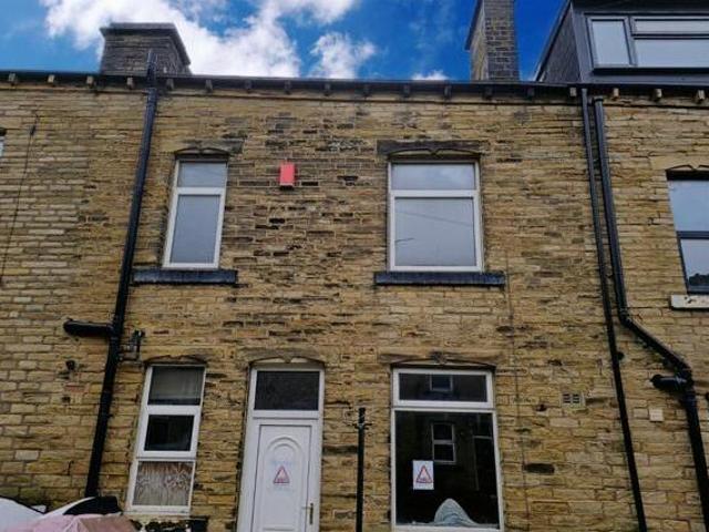 House for sale in Halifax, West Yorkshire