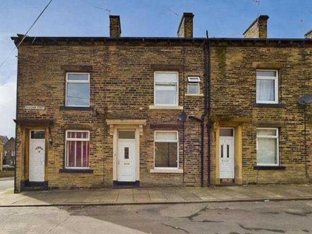House for sale in Halifax, Calderdale