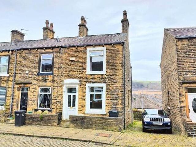 House for sale in Salterhebble, Halifax