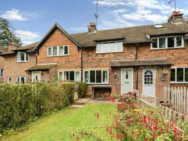 House for sale in Fole, Surrey