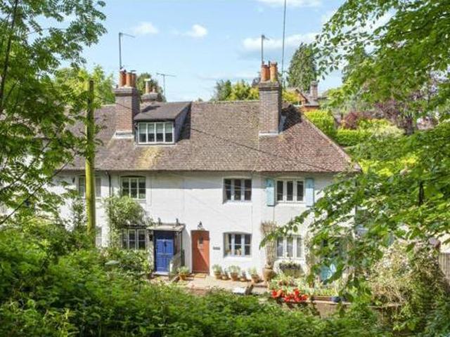 House for sale in Fole, Surrey