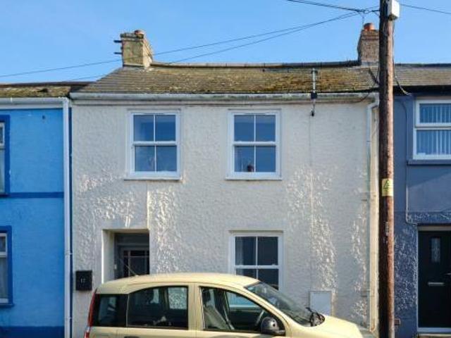 House for sale in Hayle, Cornwall