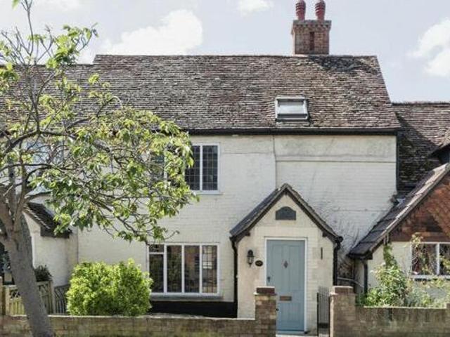 House for sale in Henlow, Bedfordshire