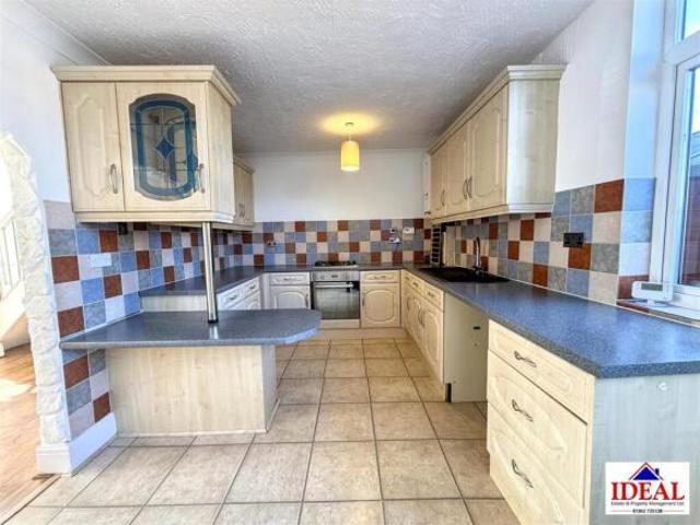 Cottage for sale in Bentley Rise, Doncaster