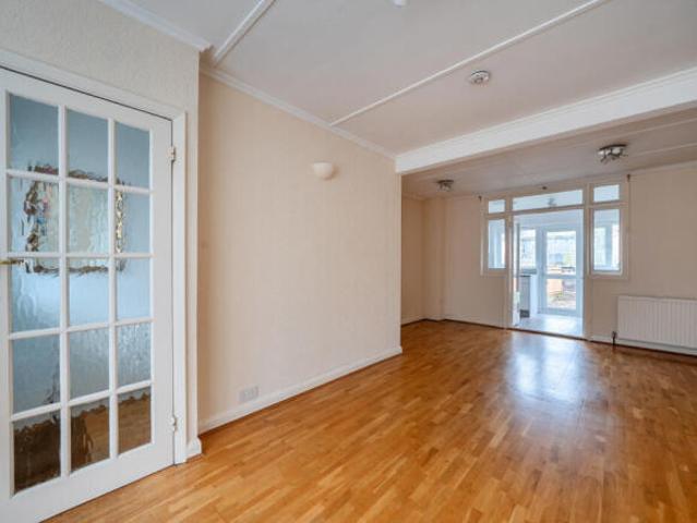 Cottage for sale in London Borough of Merton, Mitcham