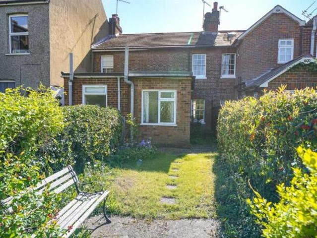Cottage for sale in St Albans, Five Acres