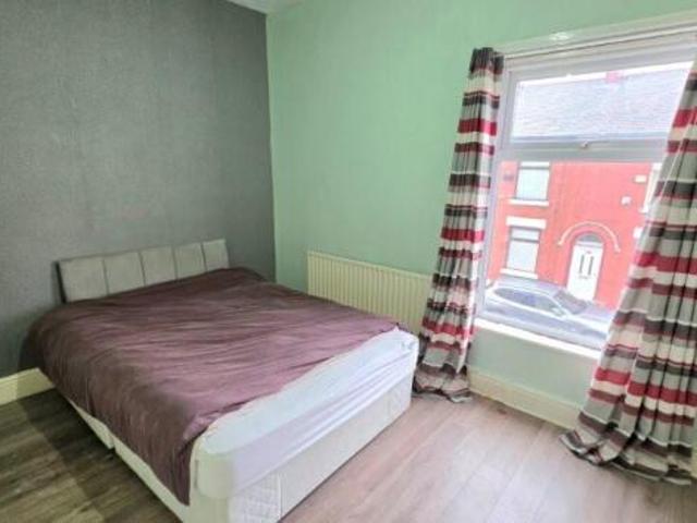 Cottage for sale in Droylsden, Tameside