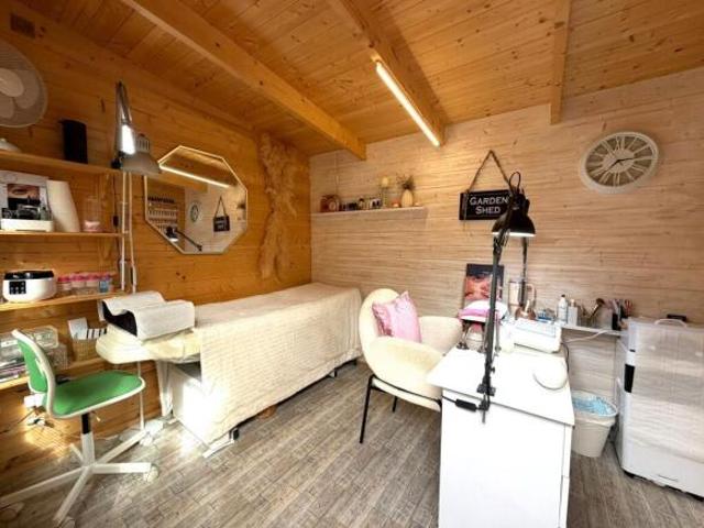 Cottage for sale in Swindon, England