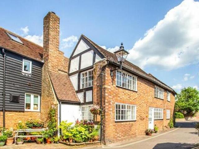 House for sale in New Town, Horsham