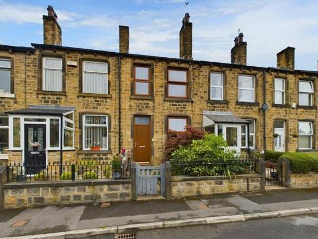 House for sale in Huddersfield, West Yorkshire