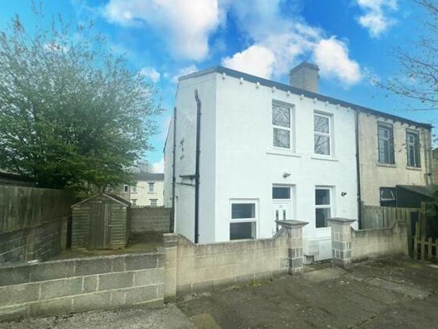 House for sale in Huddersfield, West Yorkshire