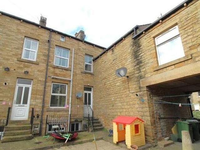 House for sale in Hillhouse, Huddersfield
