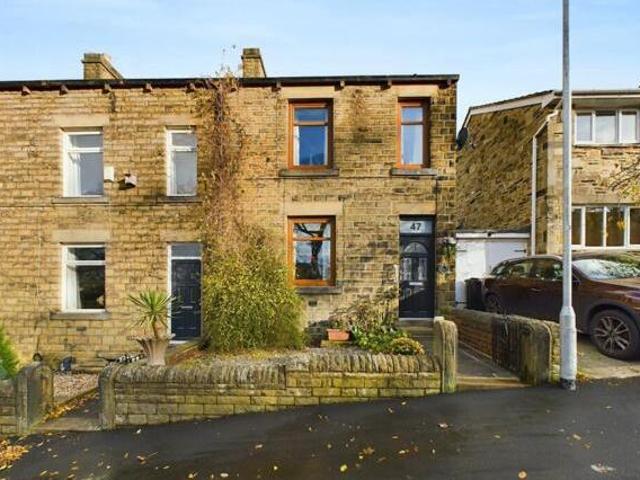 House for sale in Huddersfield, West Yorkshire