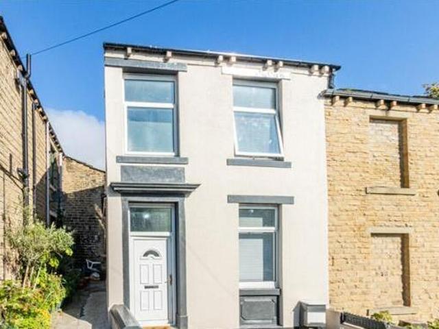 House for sale in Huddersfield, West Yorkshire