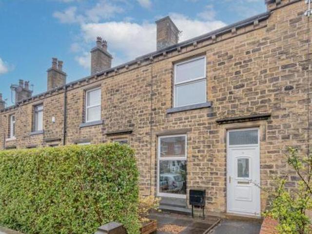 House for sale in Huddersfield, West Yorkshire