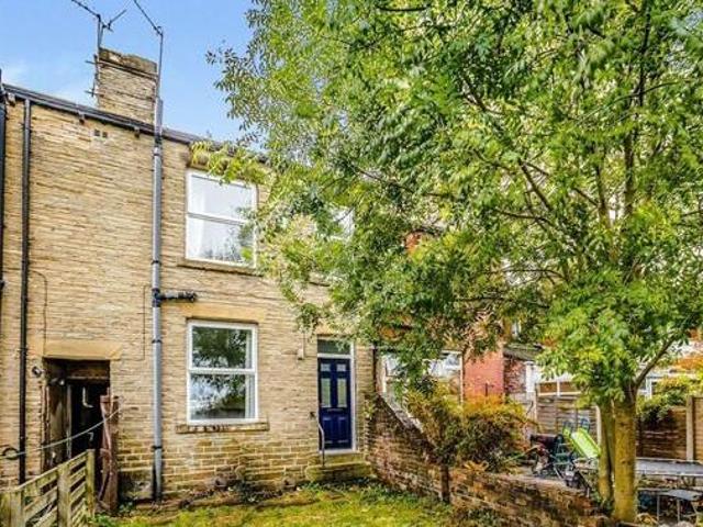 House for sale in Huddersfield, West Yorkshire