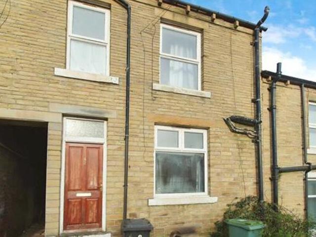 House for sale in Huddersfield, Kirklees