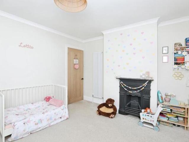 Cottage for sale in Grove Park, Swale