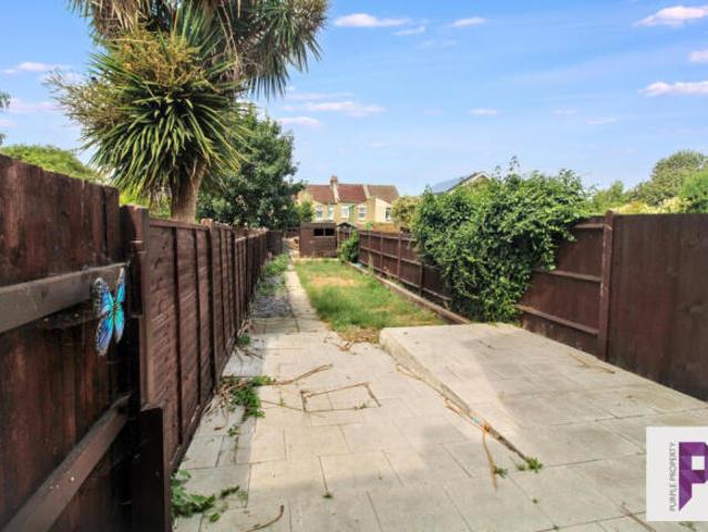 Cottage for sale in Brompton, Gillingham