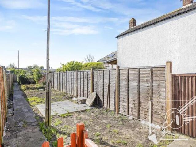 Cottage for sale in Stone, Monks Orchard