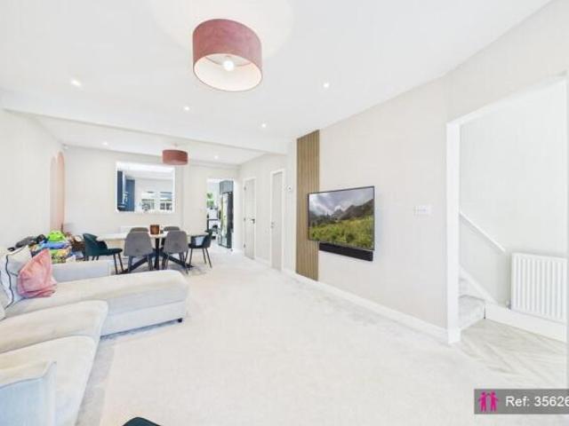 Cottage for sale in Slough