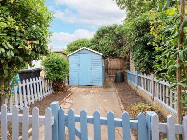 Cottage for sale in Lakenham, East Bank