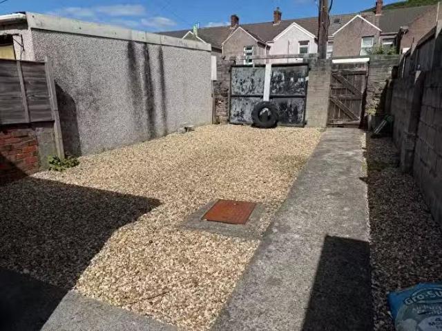 House for sale in Taibach