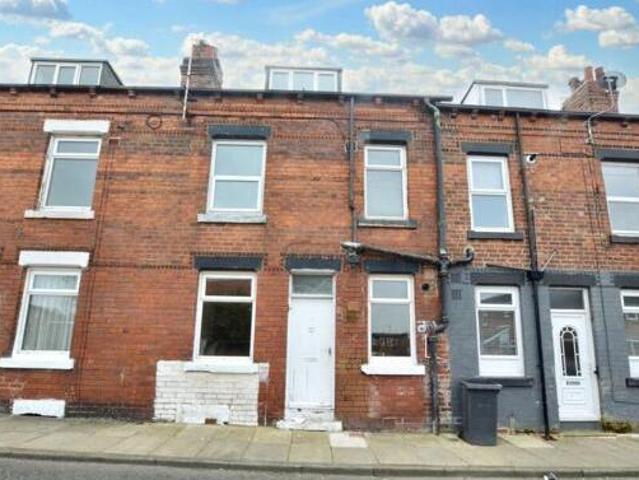 House for sale in East End Park, West Yorkshire