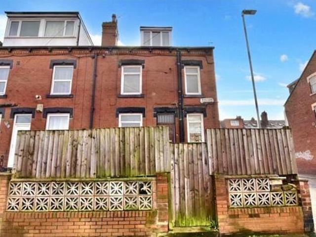 House for sale in Armley, West Yorkshire