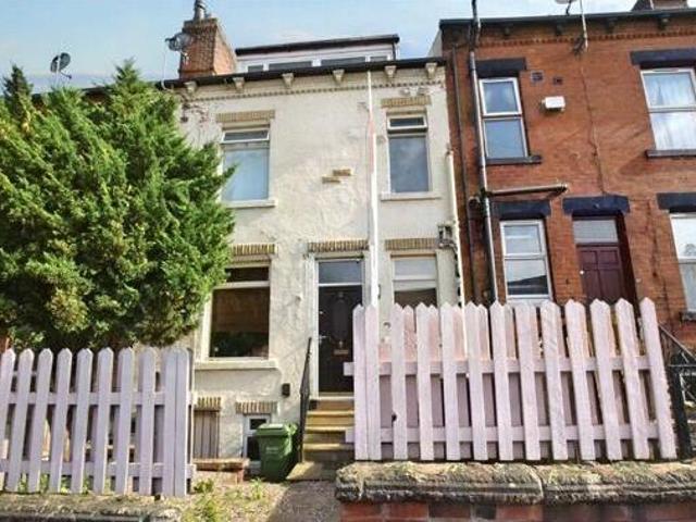 House for sale in Armley, West Yorkshire