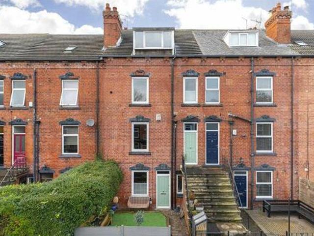 House for sale in Oakwood, West Yorkshire