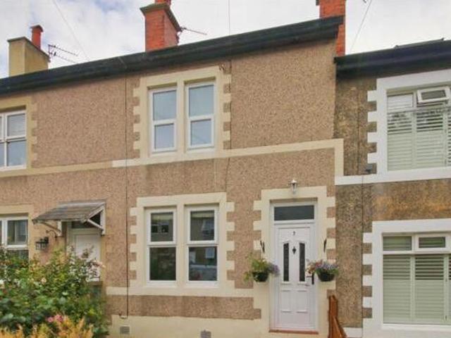 House for sale in Tranmere Park, Guiseley