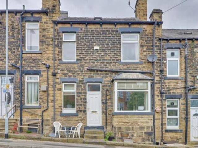 House for sale in Farsley, West Yorkshire