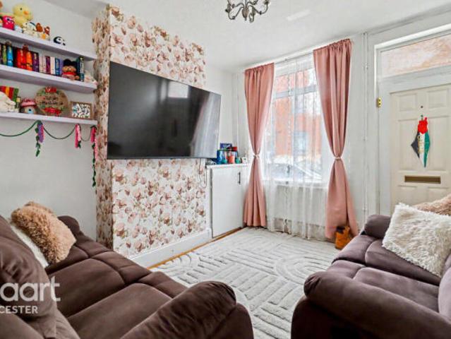 Cottage for sale in Knighton Fields, Leicester