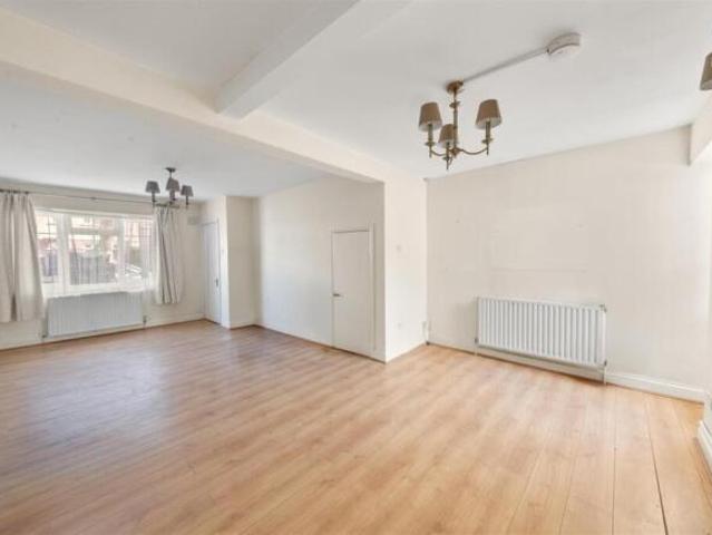 Cottage for sale in Hayes, Greater London