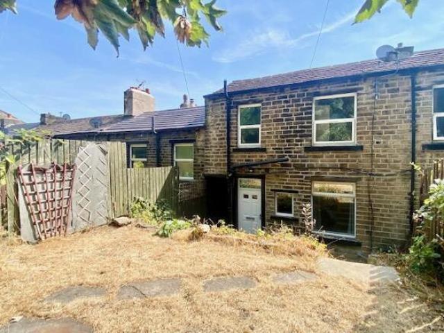 Cottage for sale in Huddersfield, Kirklees