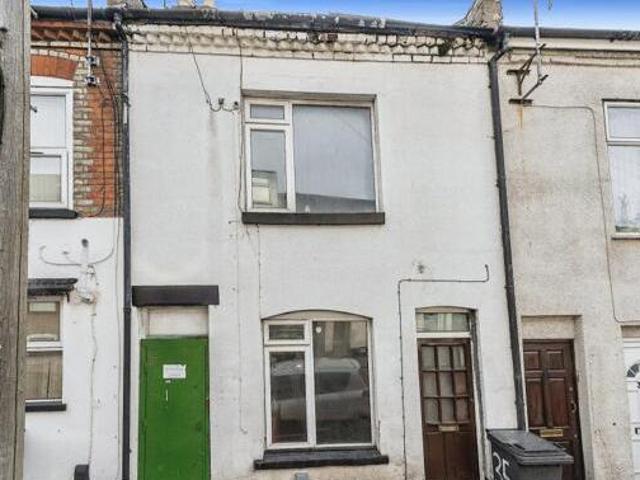 House for sale in Luton
